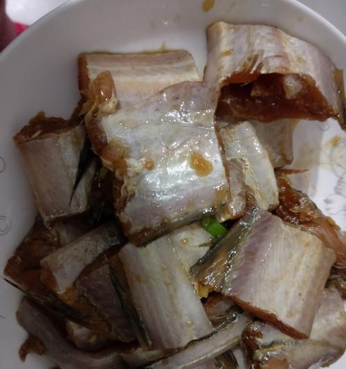 油炸鱼鳞的做法（家庭美食的制作方法）