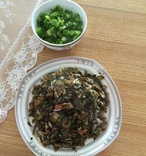 以油咸菜为主材料的美食探究（传统味道、新派美味）  第1张