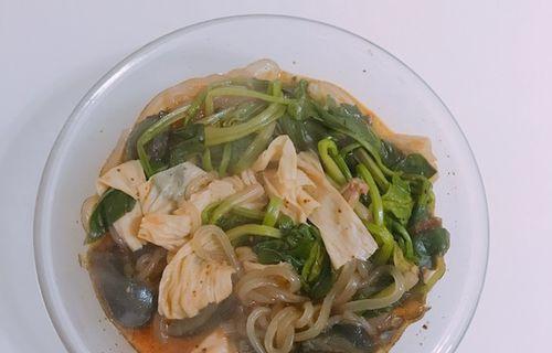 美味营养的羊血粉丝豆皮汤做法（一碗传统美食的制作方法和步骤）  第1张