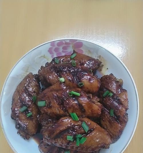 咸鲜可爱多可乐鸡翅的制作方法（用小口感制作口感大的美味翅膀）