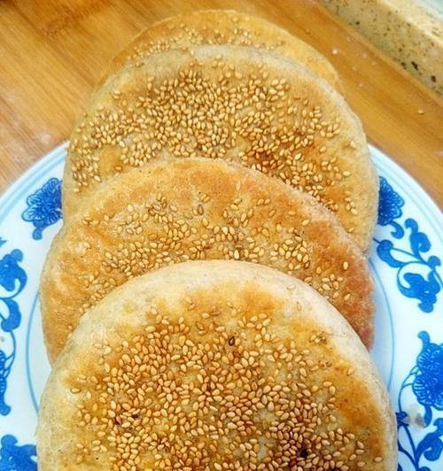 如何制作美味的咸酥烧饼（掌握关键步骤）