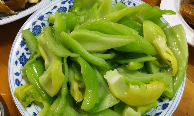 咸肉荠菜青菜炒饭的家常做法（香气扑鼻）