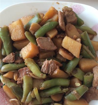 土豆粉条炖肉的做法大全（家常菜谱）