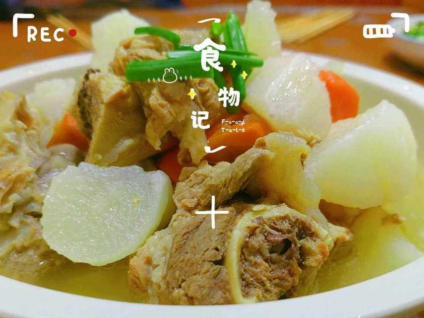 家常美食——筒骨炖萝卜