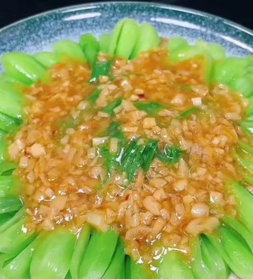 美味蒜蓉扒油菜的做法（用新鲜食材制作最佳口感）