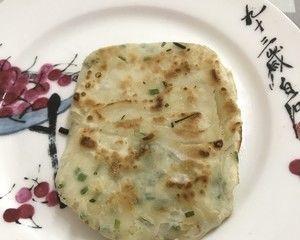 教你做出香脆可口的生蔬葱油饼（做法简单易学）  第3张