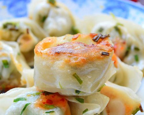 如何制作美味的生煎馄饨（学习制作香辣可口的生煎馄饨的诀窍）  第2张