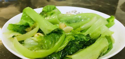 生菜胡萝卜小炒，味蕾之旅（用新鲜蔬菜）  第3张