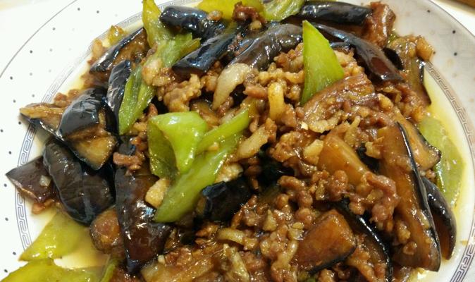 美味炒菜系列——肉片炒茄子（中式美食）