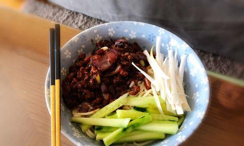 自制美味肉末炸酱（家常菜肴）  第2张