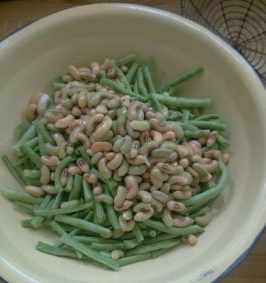 以肉末鲜豆粒为主料的美食制作（一顿美味的家常菜）